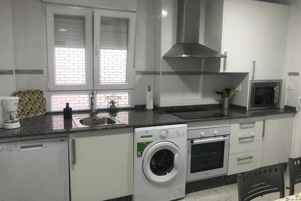 Cuartin Del Camino Apartment Ponferrada Bagian luar foto